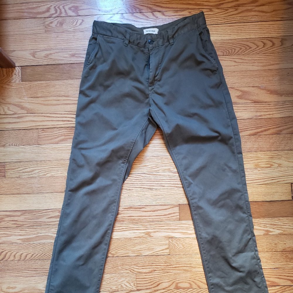 Taylor Stitch Slim Foundation Pant in Olive - W32